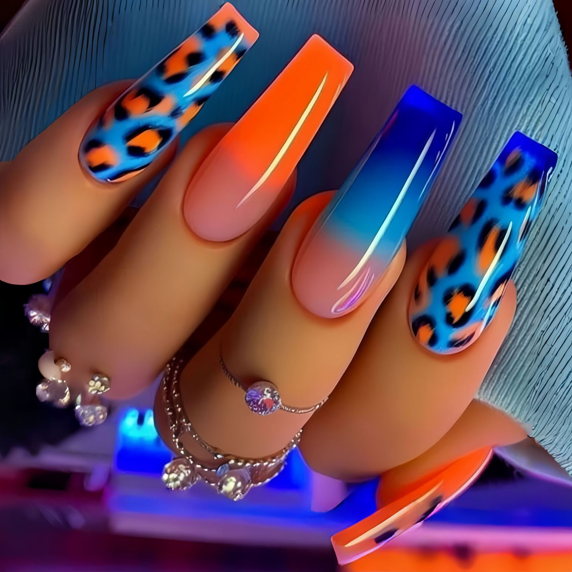 Nail Art Leopard - Градиентные оранжево-синие накладные ногти для женщин
