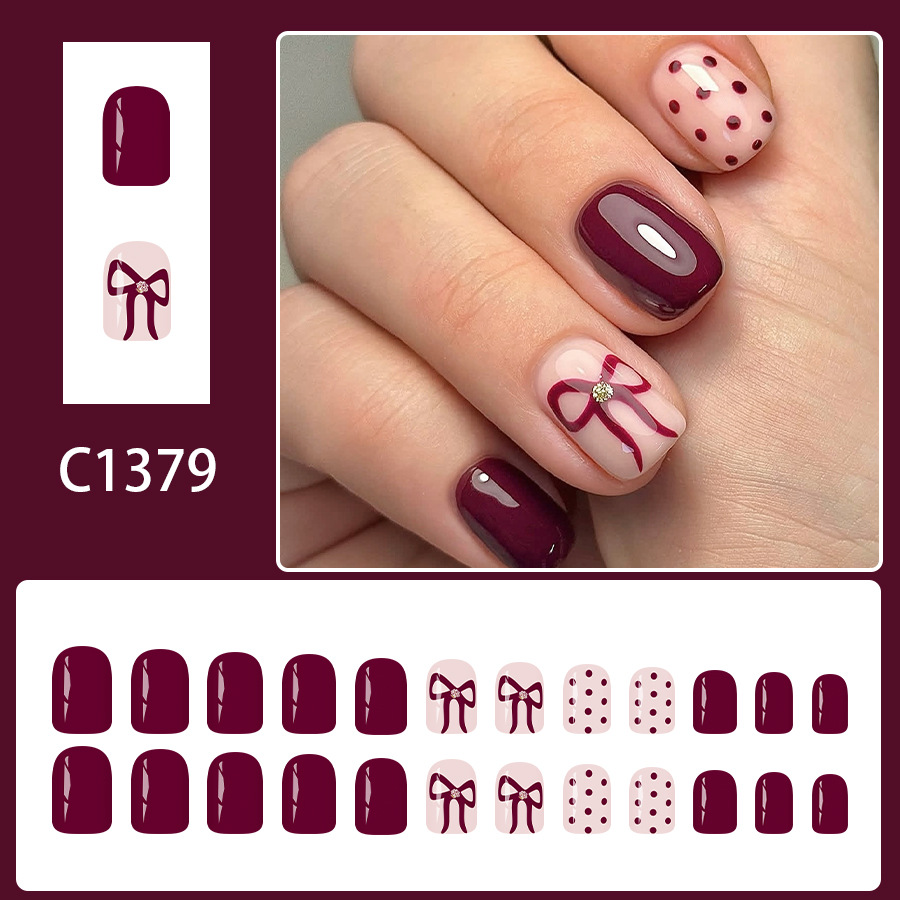 Короткие квадратные накладные  – обзор и цена Nail Art Gliter